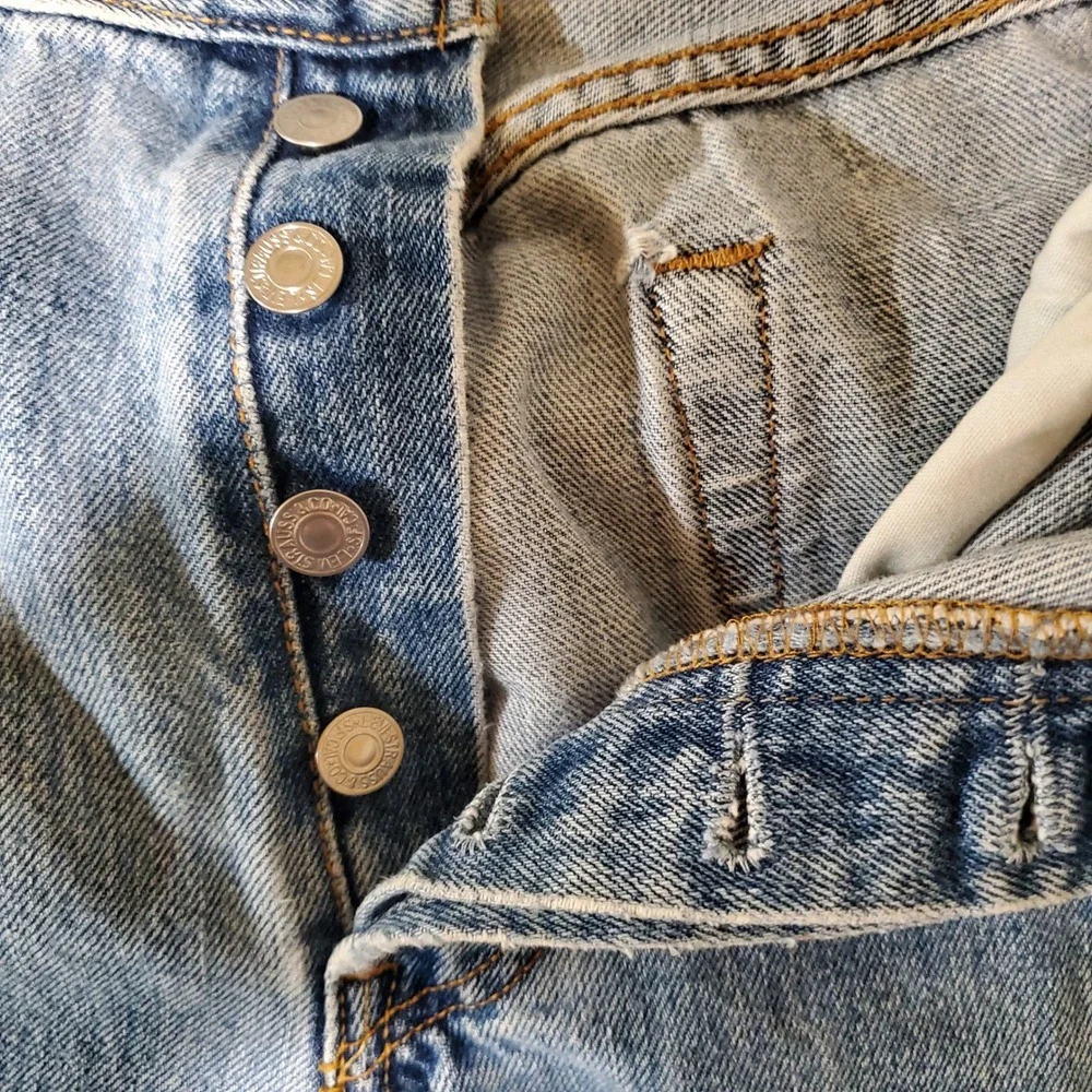 Levi Strauss 501 Jeans Mens W34 L36 Button Fly Light Wash‎ Denim